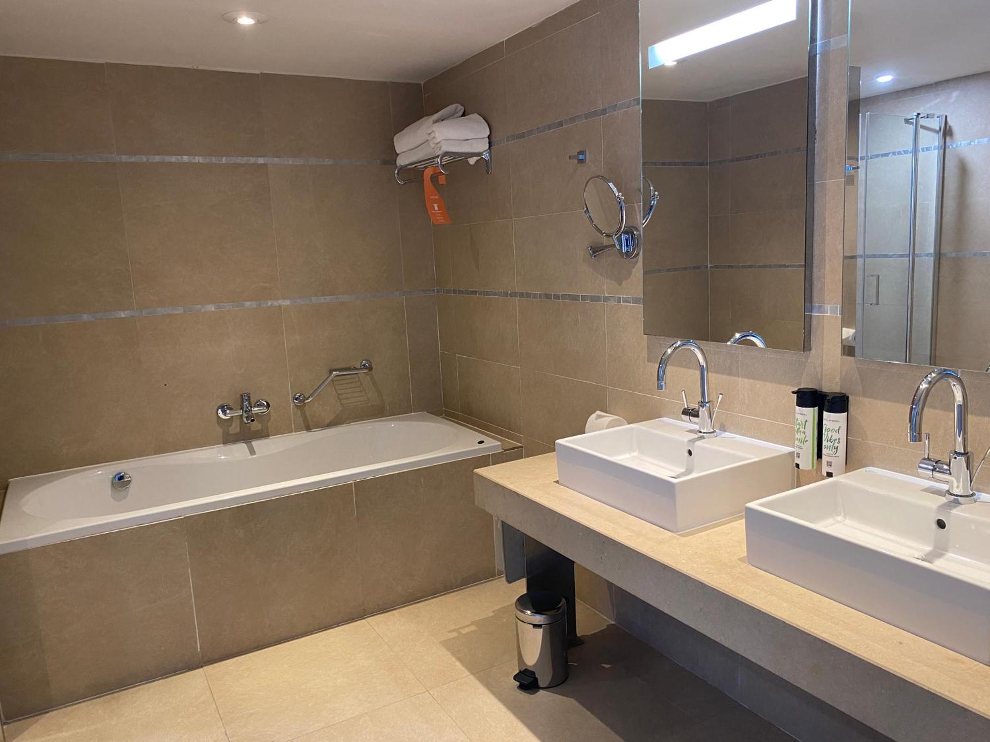 Absolute Hotel Limerick Junction Eksteriør bilde